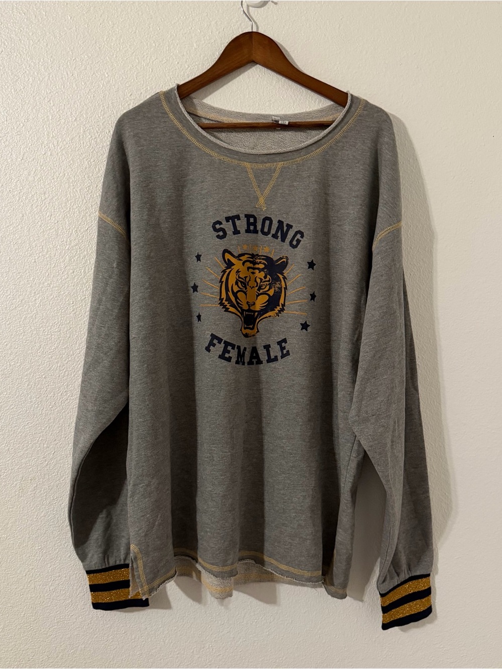 Attic Salt Heather Grey XXL Crewneck Sweatshirt “Strong Female" Tiger Graphic